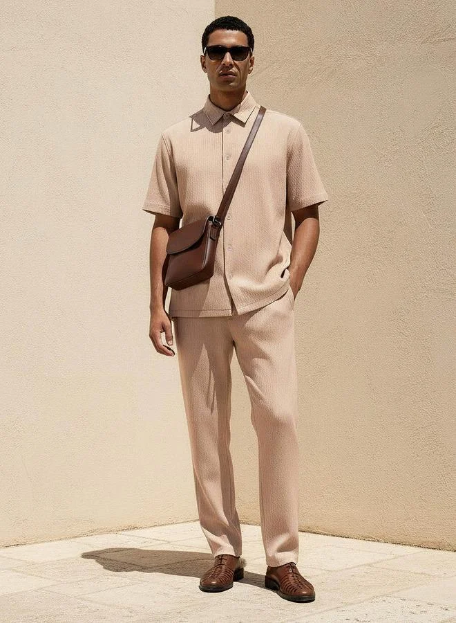 ايكونيك Iconic Men Regular Fit Collared Crinkled Short Sleeve Shirt